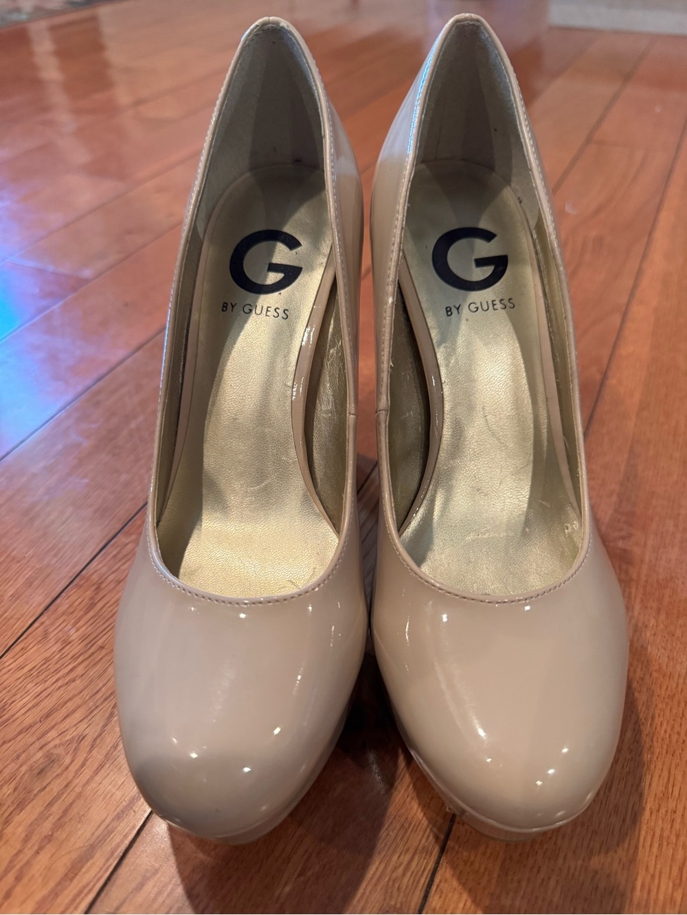 G by GUESS Winna Nude Patent Platform Heels Pumps | Size 6 Like New